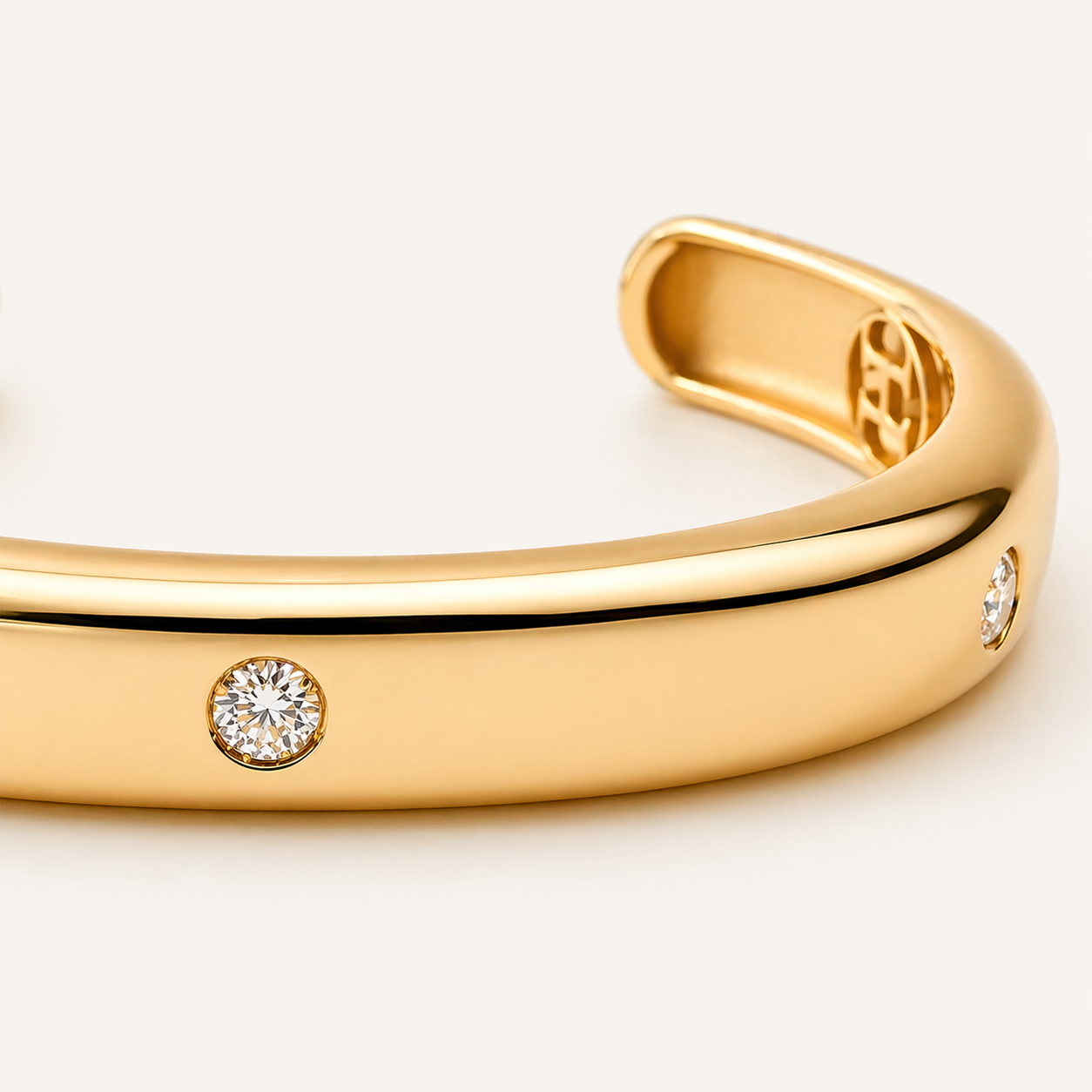 The Frame Cuff
