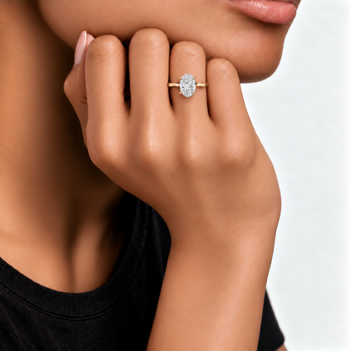 Ovelia – 18K rose gold ring worn on model – OR-HH-004