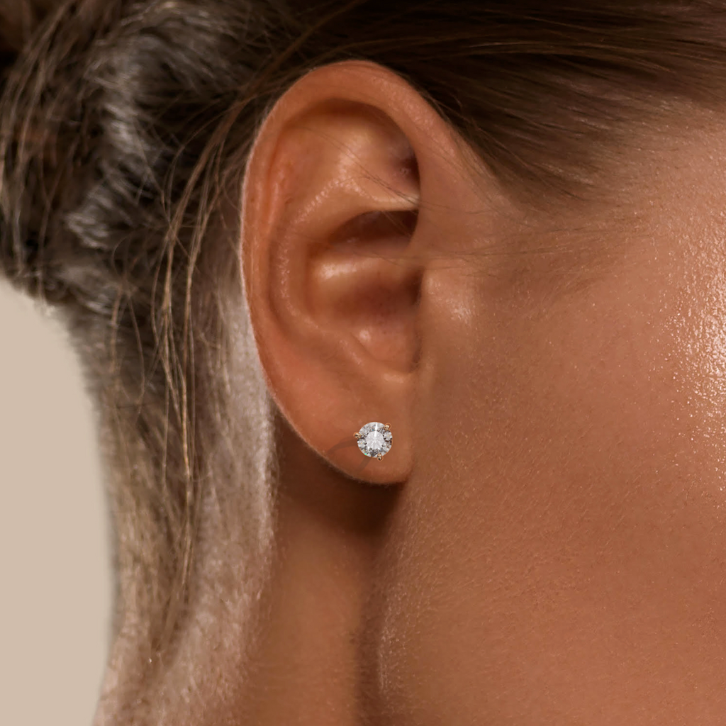 TRUINE DIAMOND STUDS