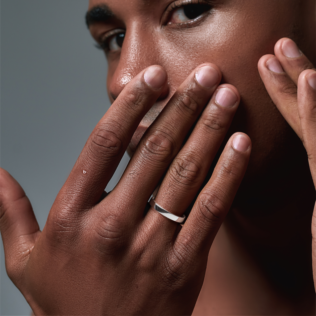 ECHELON 3 mm — male model wearing 18K white gold wedding band, original photograph