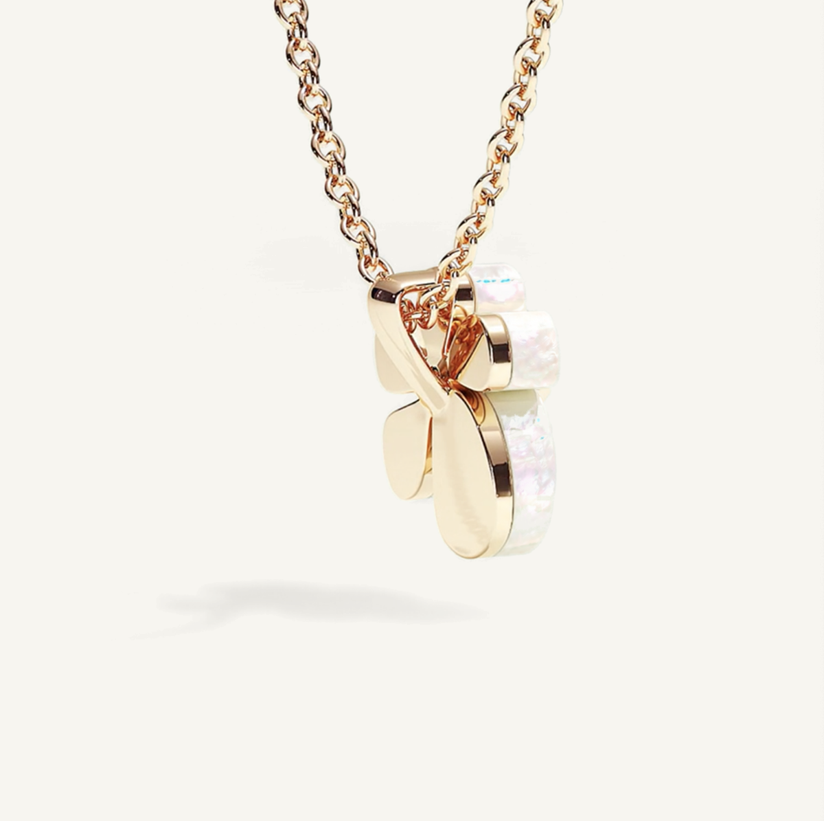 Gisela Mother of Pearl Solitaire Necklace – refined mother of pearl, product view 4