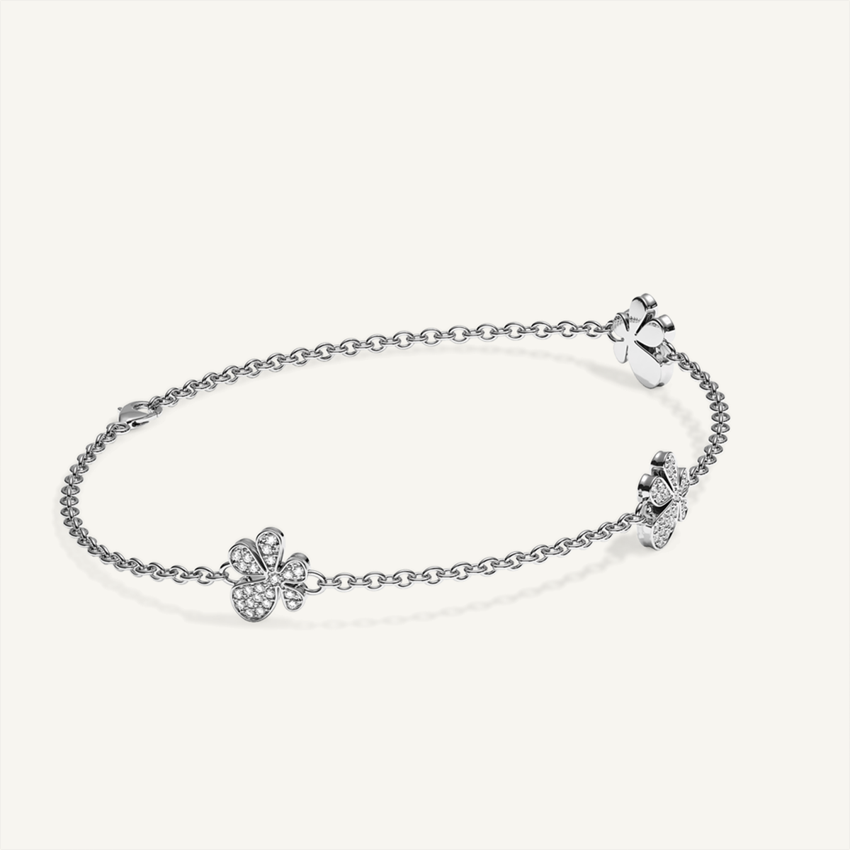 Gisela Pavé Flower Bracelet – White Gold product view 2
