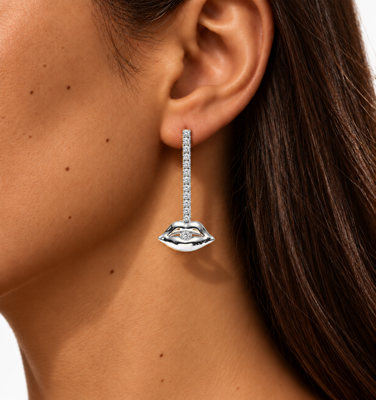 Grand Diamond Bite Chandelier – white gold, worn on ear