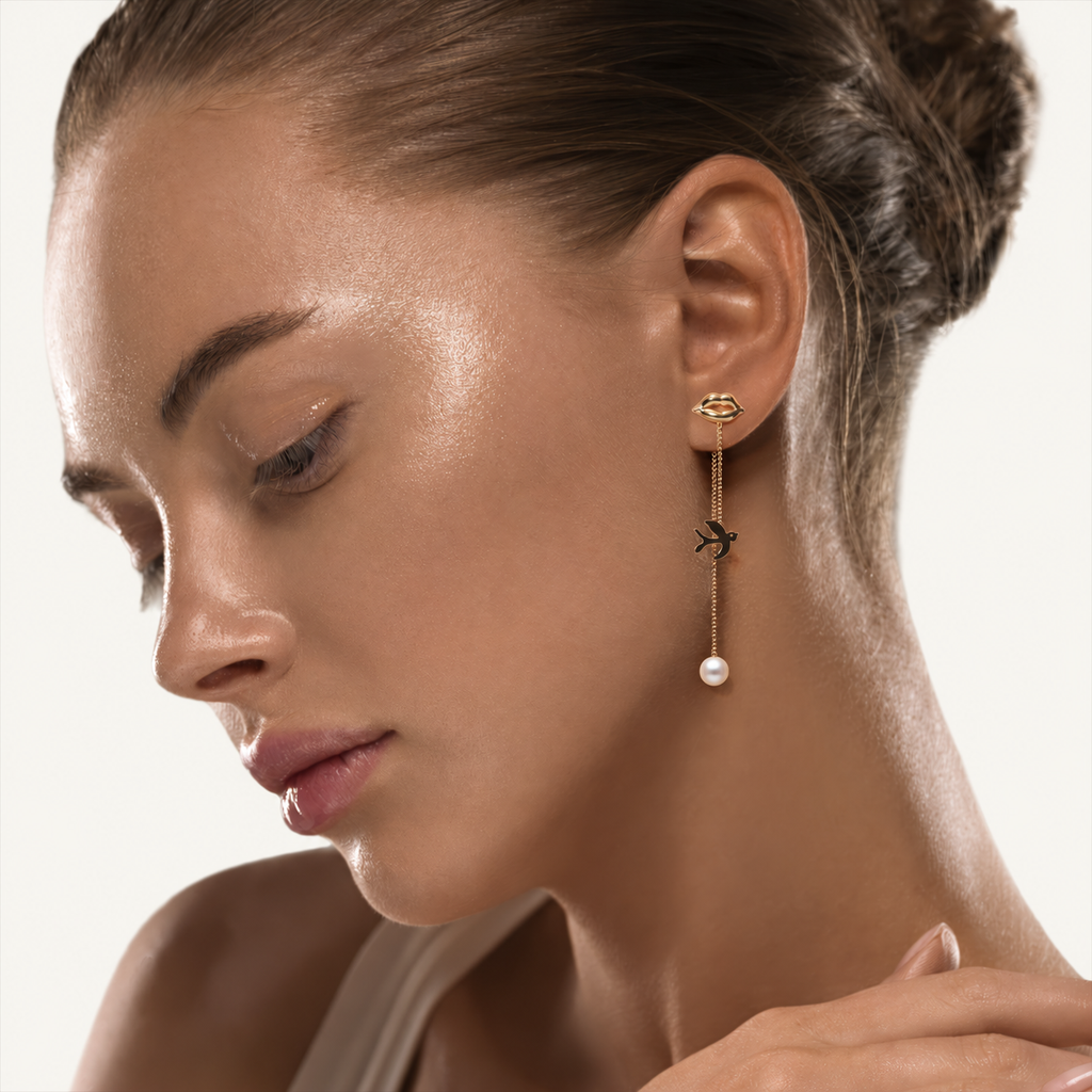 V-Zone Little Nomad Chain Ear Pendants — Akoya pearls, model