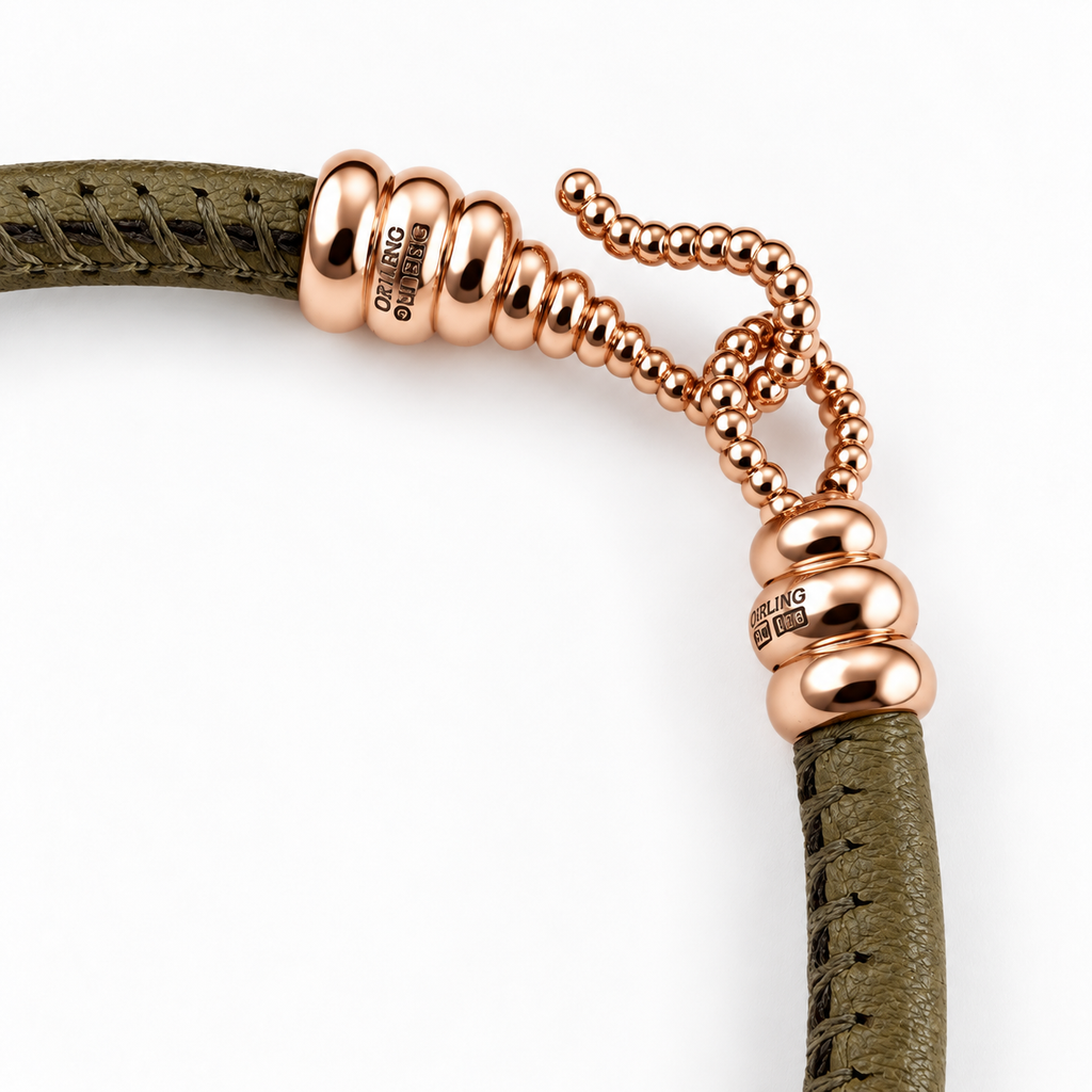 Molekule Hook Bracelet in Olive Green European calfskin with 9K rose gold hook, clasp detail