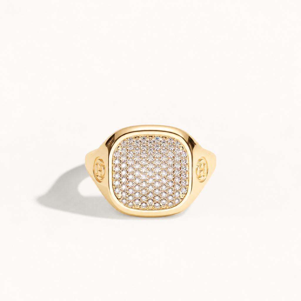 Monogram Signet Pavé Ring in 18k yellow gold with diamonds – front view