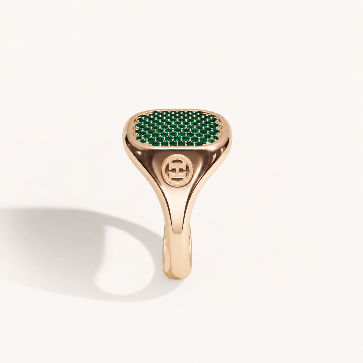 Monogram Signet Pavé Ring in 18k yellow gold with tsavorites – side view