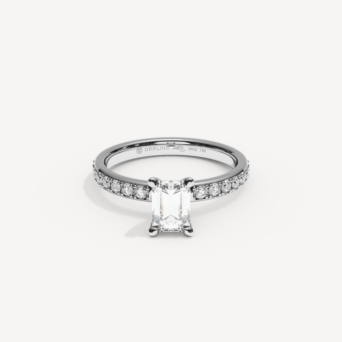 021) REFELLECANAL 92-2,5. Smaragd 0,70 + 0,02 sidstenar | White Gold | View 0