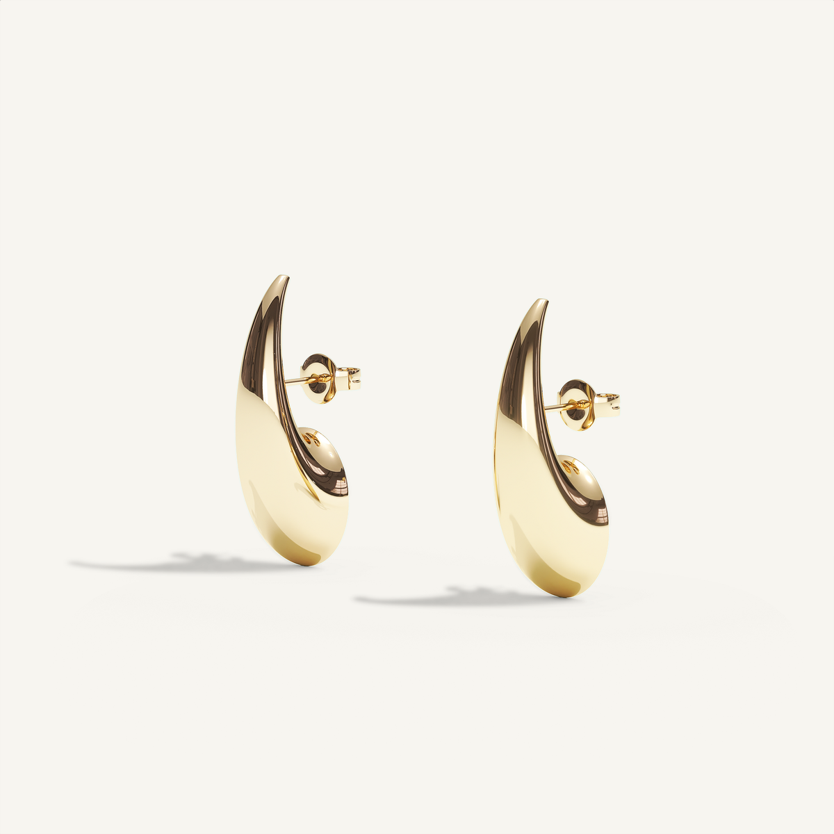 Griffe Ear Cuff in 18K yellow gold, product view