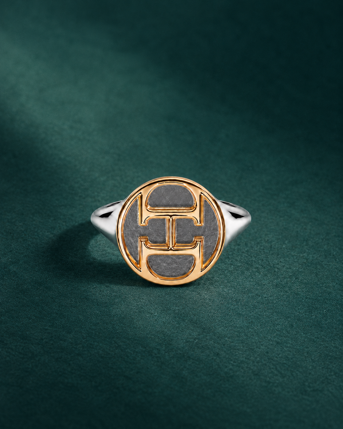 Orrling signet ring — editorial product study